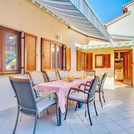 Holiday home Melita Cozy Terrace And Large Garden Pula