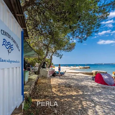 Melita Cozy Terrace And Large Garden Holiday home *