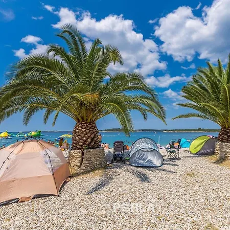 Melita Cozy Terrace And Large Garden Pula