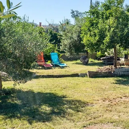 Melita Cozy Terrace And Large Garden